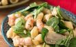 Salade de pâtes de 20 minutes aux crevettes et épinards