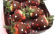 DIY comestible au chocolat boîte remplie avec chocolat fraises enrobées