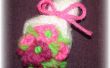 Tricoter un bouquet de broches de minuscules fleurs pour la fête des mères