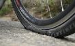Comment réparer un pneu de vélo de montagne plate avec freins à disque