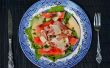 Salade de melon avec jambon de Parme, le zeste de melon d’eau mariné rapide et Parmigiano-Reggiano