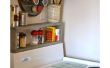 BRICOLAGE étagère au-dessus du poêle = stockage supplémentaire dans une petite cuisine