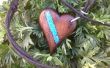 Pendentif coeur avec incrustation de Turquoise en bois