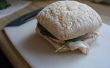 "Sandwich" Turquie et épinards de pain ciabatta