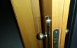 Installer une serrure pour tiroir sur une porte coulissante adaptée Fake
