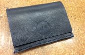 Faire un portefeuille simple cuir pliée en deux avec gravé insignes