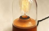 Lampe Edison dans une cloche de verre