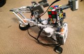 LEGO Robot que résout un Rubik Cube