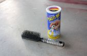 Réparer une vieille brosse à cheveux avec Plasti Dip