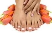 Comment obtenir des ongles et beaux pieds ! 
