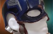 Casque de Captain America en utilisant de nombreux matériaux. 