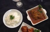 Rôti caille et caille au curry avec du riz cuit à la vapeur