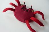 MICROBUG RAMPEUR avec manteau en forme de crabe