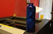 Une bouteille d’eau de gravure au laser