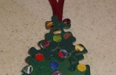 Comment créer un ornement de sapin de Noël facile et amusant d’éléments recyclés. 