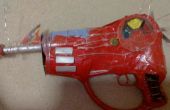 Ray-Gun (feux facultatifs) (utiliser des jouets anciens de votre tiroir poubelle)