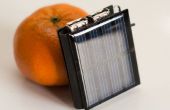 Le « mini livre solaire » torche et chargeur