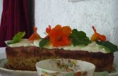 Organique de Courgette courgettes gâteau recette avec Chantilly crème crue et Capucines