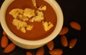 Chocolat macaron soupe avec des croûtons de Biscotti aux amandes (Vegan)