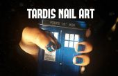 Art d’ongle de TARDIS dans l’espace