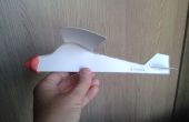 Simple avion en carton qui vole