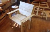 Chaise en bois de récupération