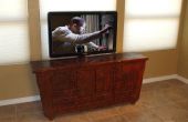 TV qui disparaît avec Pop-Up TV Lift monté derrière un meuble