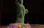 Construire un 6'8 "illuminé Statue du Liberty Made de neige