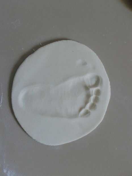 Empreinte Bebe Pate De Sel Etape 1 Modalites De La Pate A Sel Bebe Pied Impression Tenture Murale Tubefr Com