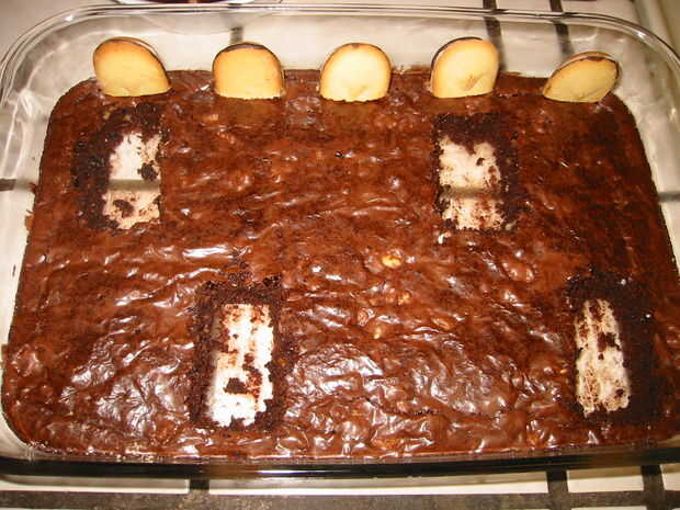 Gateau De Brownie Graveyard Halloween Etape 2 Creuser Les Tombes Tubefr Com